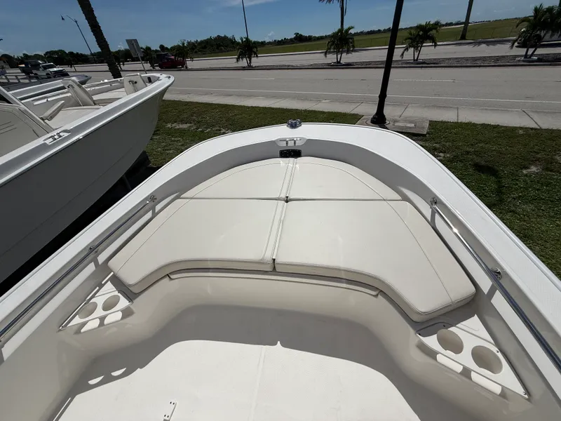 Slide: The Image of Boston Whaler 190 Montauk 2027 - 8
