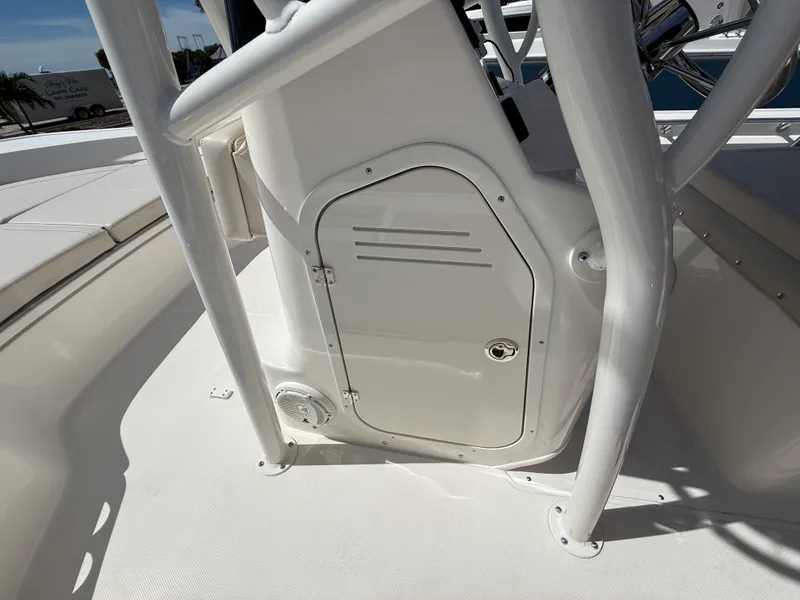 Slide: The Image of Boston Whaler 190 Montauk 2027 - 16