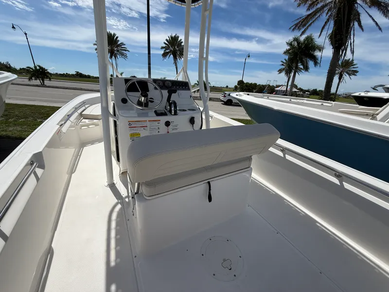 Slide: The Image of Boston Whaler 190 Montauk 2027 - 14