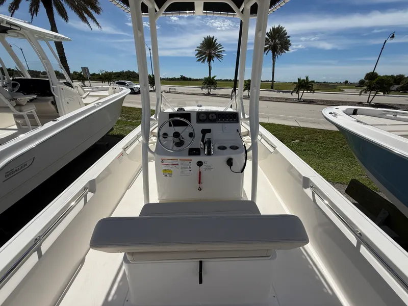 Slide: The Image of Boston Whaler 190 Montauk 2027 - 11