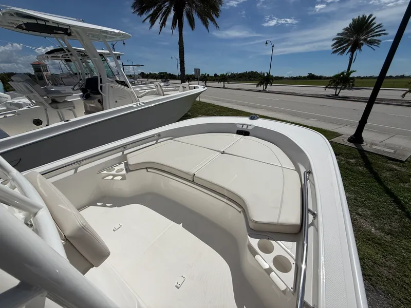 Slide: The Image of Boston Whaler 190 Montauk 2027 - 7