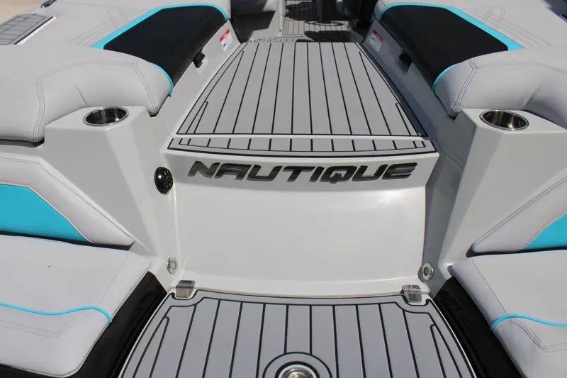 Slide: The Image of Nautique G23 2020 - 17