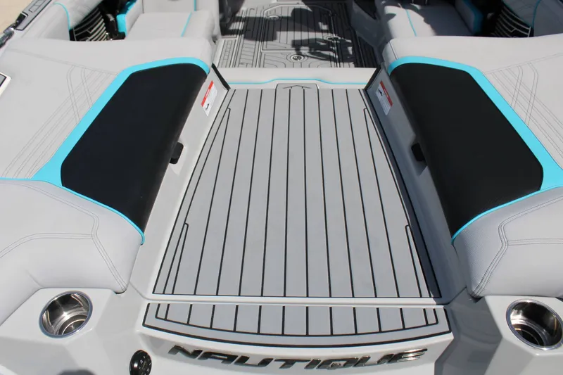 Slide: The Image of Nautique G23 2020 - 16
