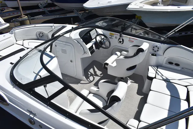Slide: The Image of Stingray 211DC 2026 - 14