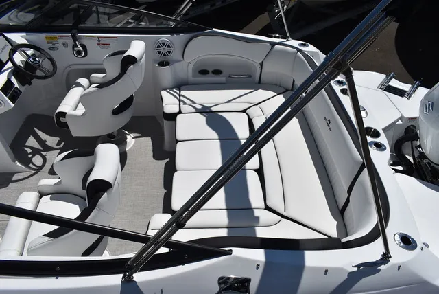 Slide: The Image of Stingray 211DC 2026 - 16