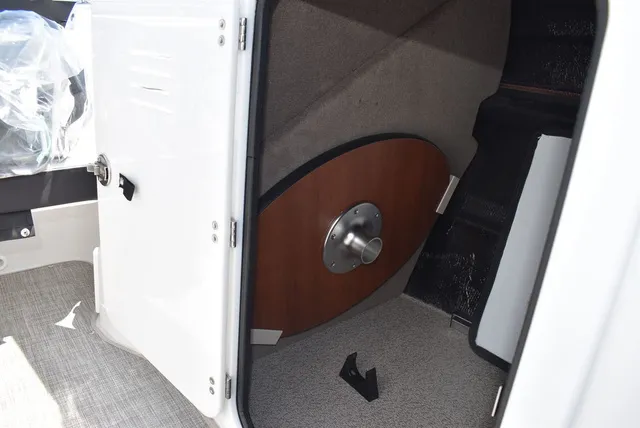 Slide: The Image of Stingray 211DC 2026 - 37