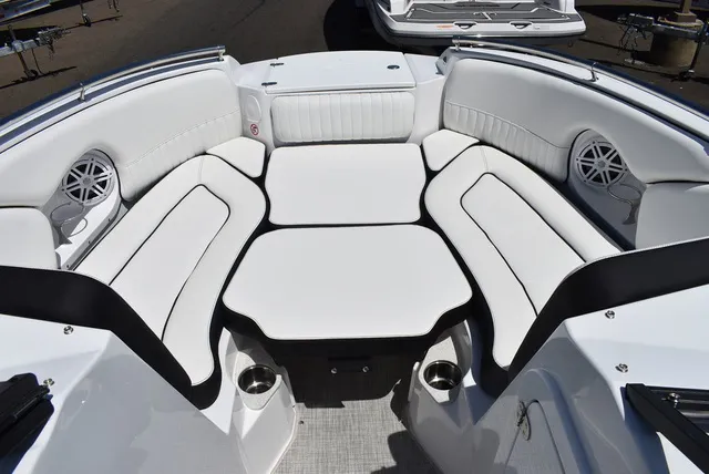 Slide: The Image of Stingray 211DC 2026 - 55