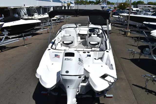 Slide: The Image of Stingray 211DC 2026 - 8