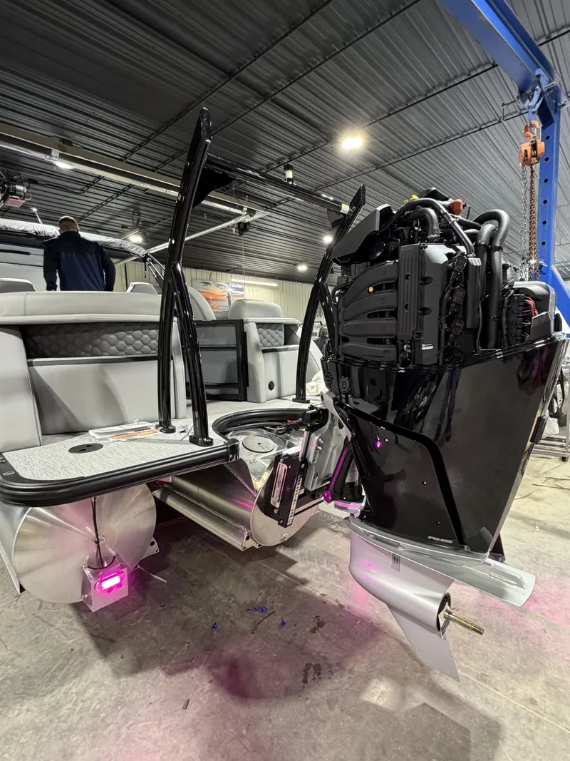 Slide: The Image of Southbay 525RS30 Arch 2026 - 5