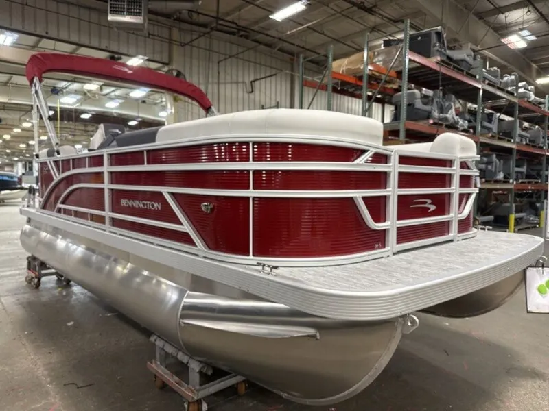 The Image of Bennington 20 S1 STERN RADIUS 2026 - undefined