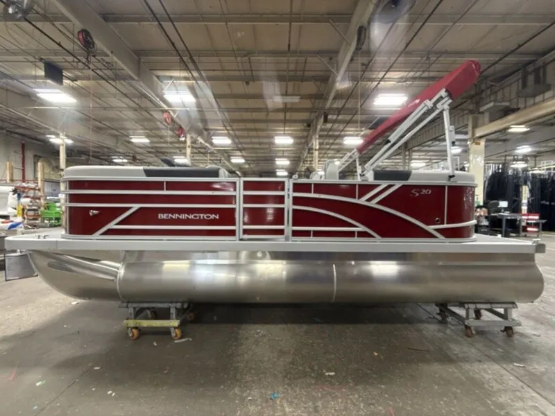 Slide: The Image of Bennington 20 S1 STERN RADIUS 2026 - 3