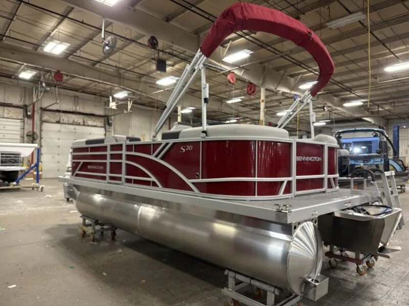 Slide: The Image of Bennington 20 S1 STERN RADIUS 2026 - 4