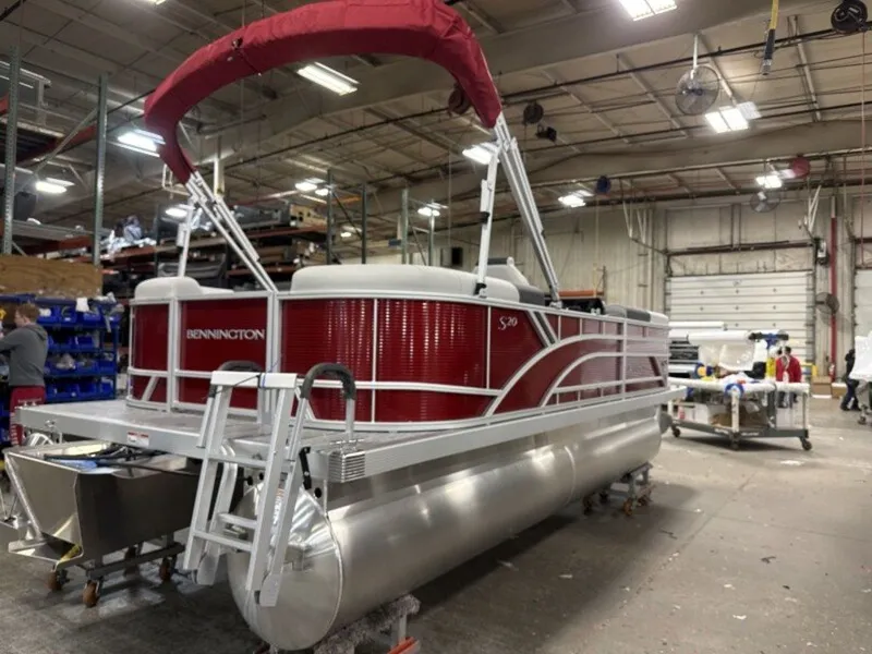 Slide: The Image of Bennington 20 S1 STERN RADIUS 2026 - 6