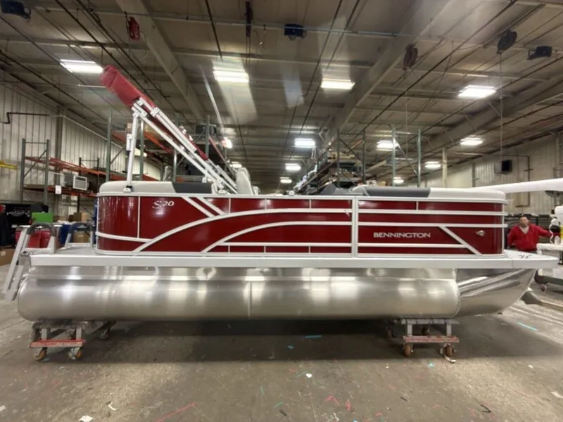 Slide: The Image of Bennington 20 S1 STERN RADIUS 2026 - 7