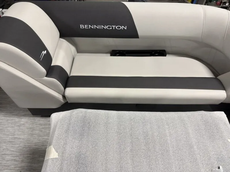 Slide: The Image of Bennington 20 S1 STERN RADIUS 2026 - 8