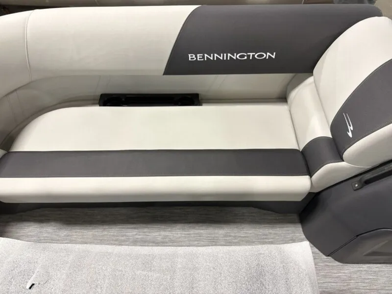 Slide: The Image of Bennington 20 S1 STERN RADIUS 2026 - 9