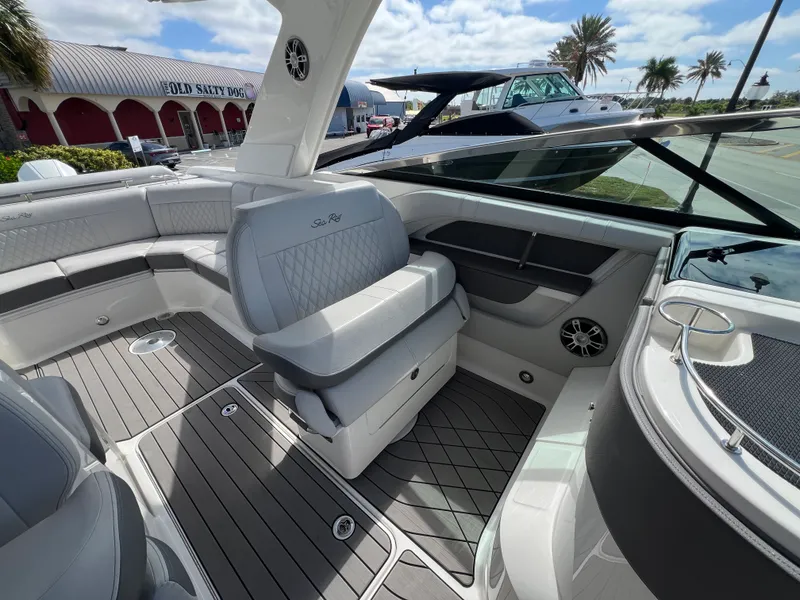 Slide: The Image of Sea Ray SLX 310 Outboard 2023 - 23