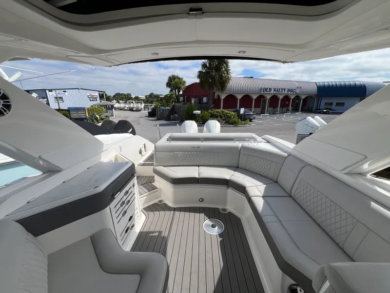 Slide: The Image of Sea Ray SLX 310 Outboard 2023 - 12