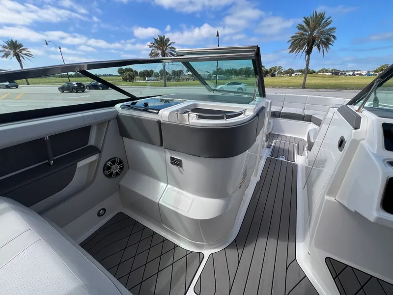 Slide: The Image of Sea Ray SLX 310 Outboard 2023 - 26