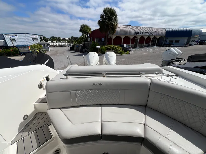 Slide: The Image of Sea Ray SLX 310 Outboard 2023 - 16