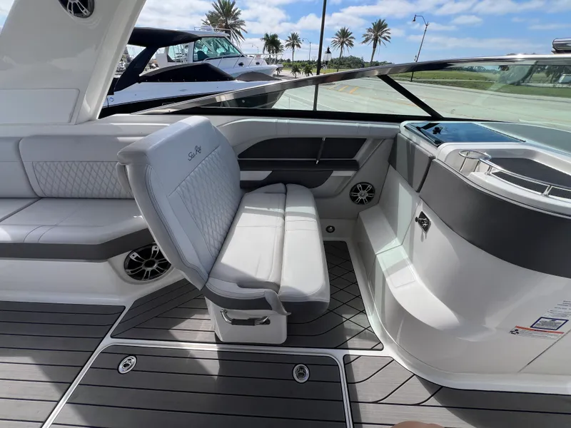Slide: The Image of Sea Ray SLX 310 Outboard 2023 - 25