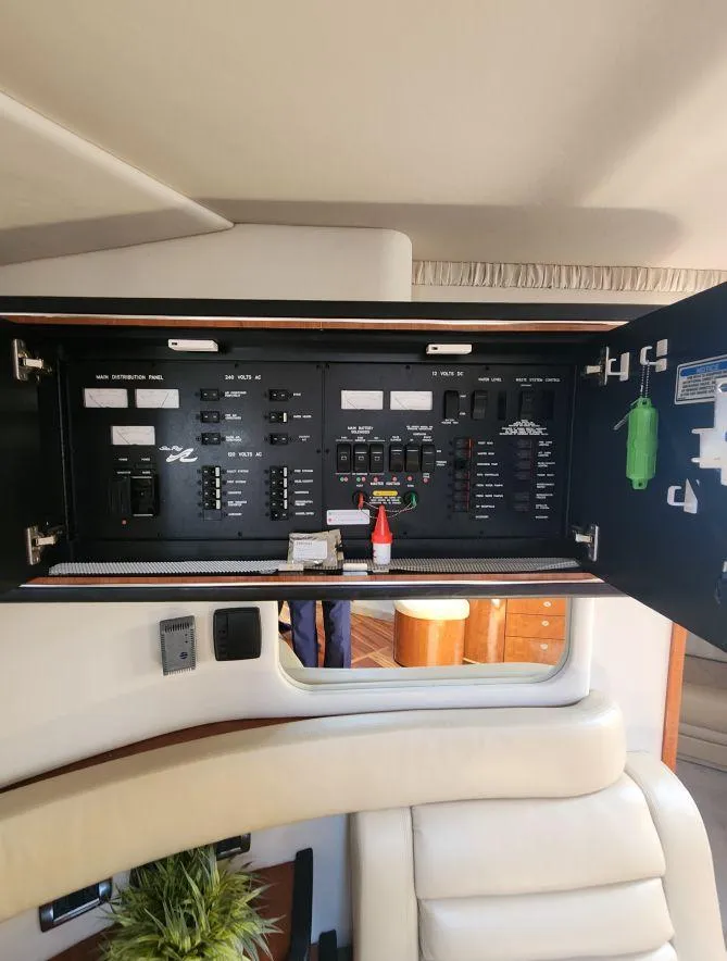 Slide: The Image of Sea Ray Sundancer 460 2004 - 17