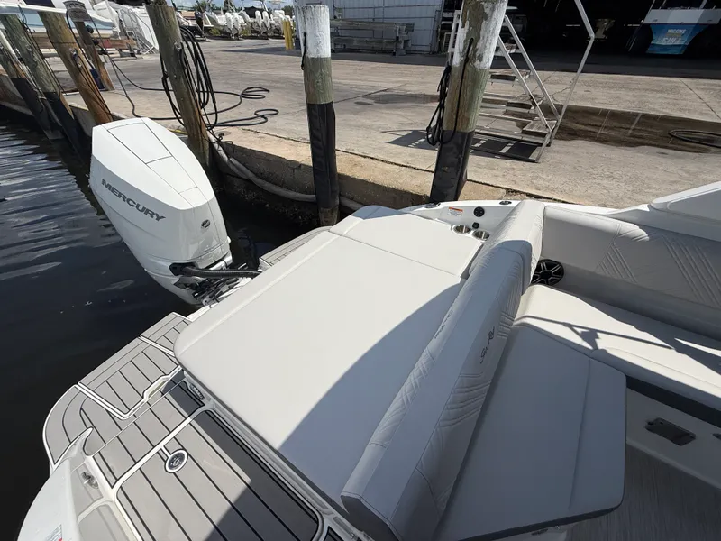 Slide: The Image of Sea Ray SDX 270 Outboard 2027 - 21