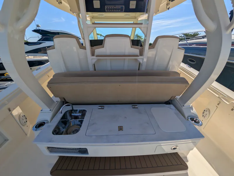Slide: The Image of Scout 380 LXF 2018 - 10