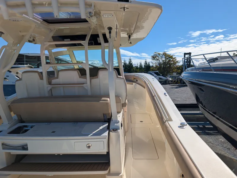 Slide: The Image of Scout 380 LXF 2018 - 26