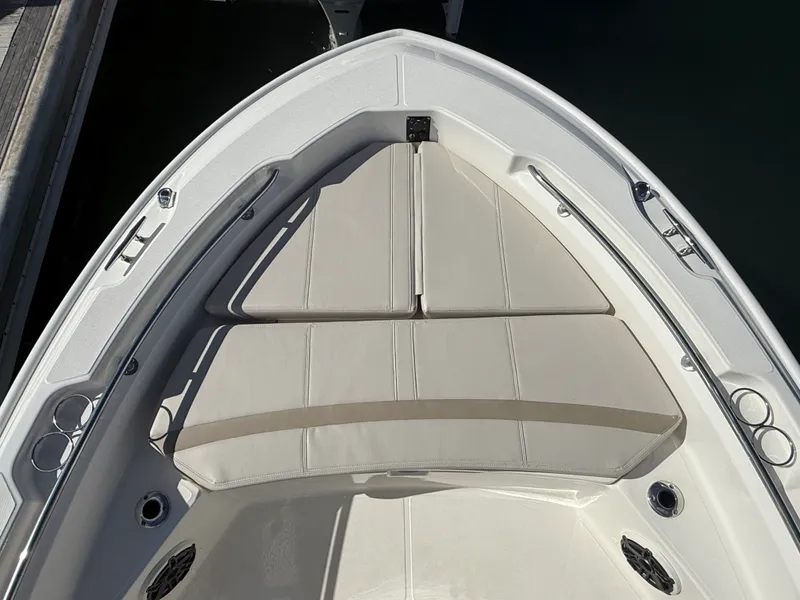Slide: The Image of Boston Whaler 220 Dauntless 2027 - 23