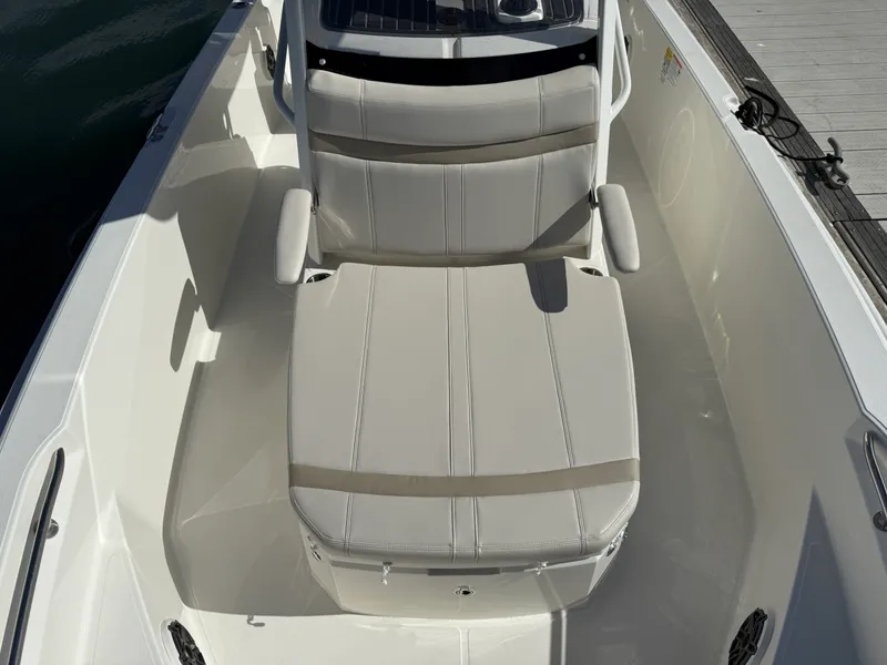 Slide: The Image of Boston Whaler 220 Dauntless 2027 - 21