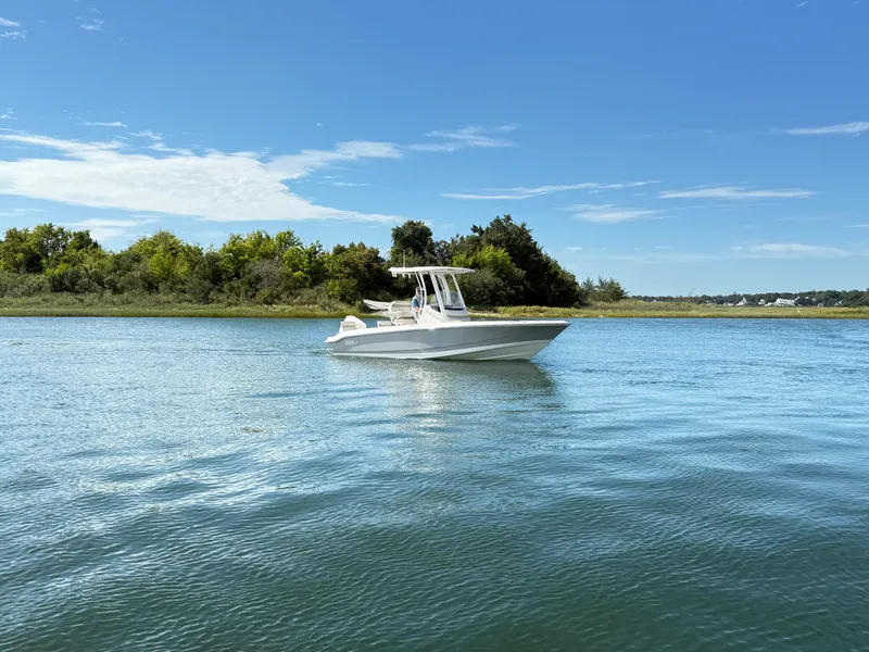 Slide: The Image of Boston Whaler 220 Dauntless 2027 - 1