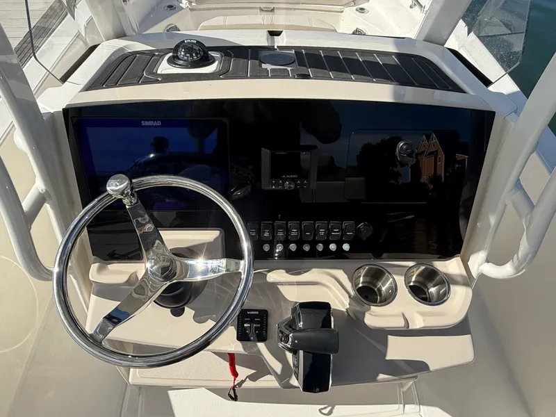 Slide: The Image of Boston Whaler 220 Dauntless 2027 - 16