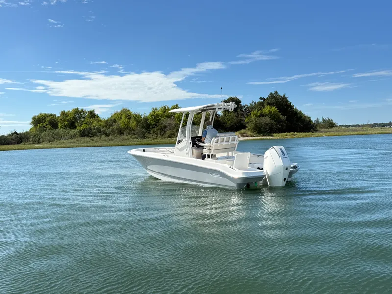 Slide: The Image of Boston Whaler 220 Dauntless 2027 - 3