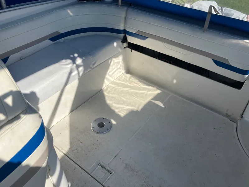 Slide: The Image of Formula 27 PERFORMANCE CRUISER 1997 - 8