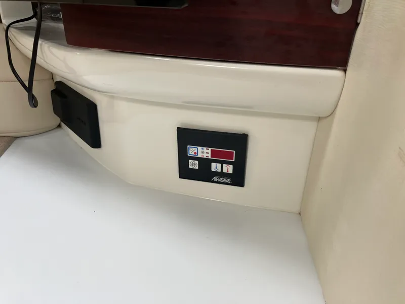 Slide: The Image of Formula 27 PERFORMANCE CRUISER 1997 - 21