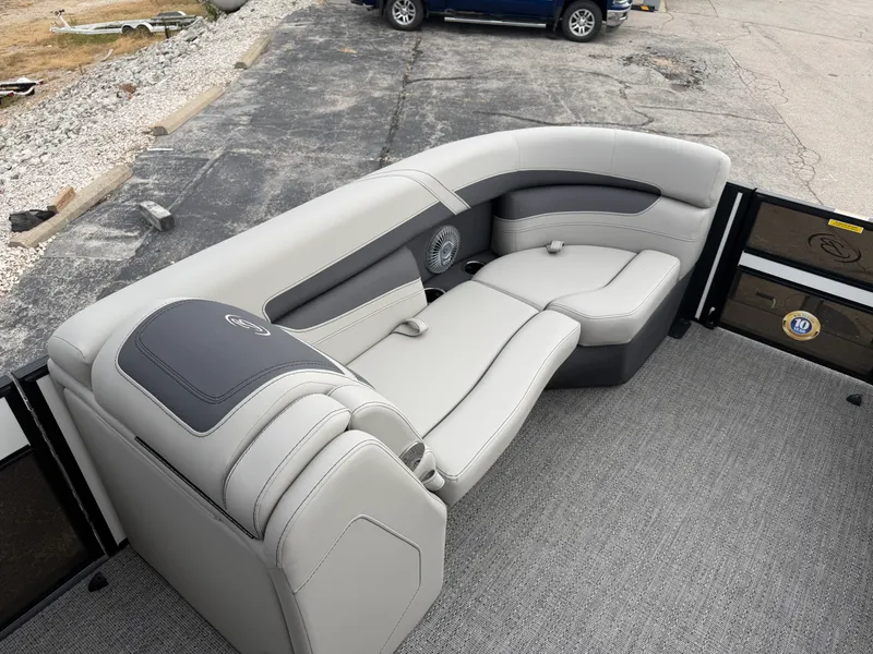 Slide: The Image of Barletta CABRIO 24UE 2025 - 22