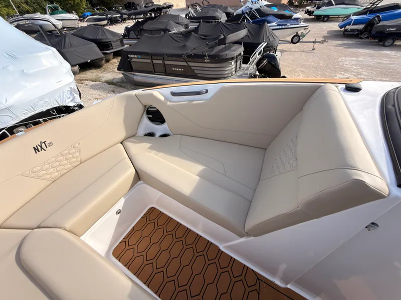 Slide: The Image of Mastercraft NXT22 2027 - 63