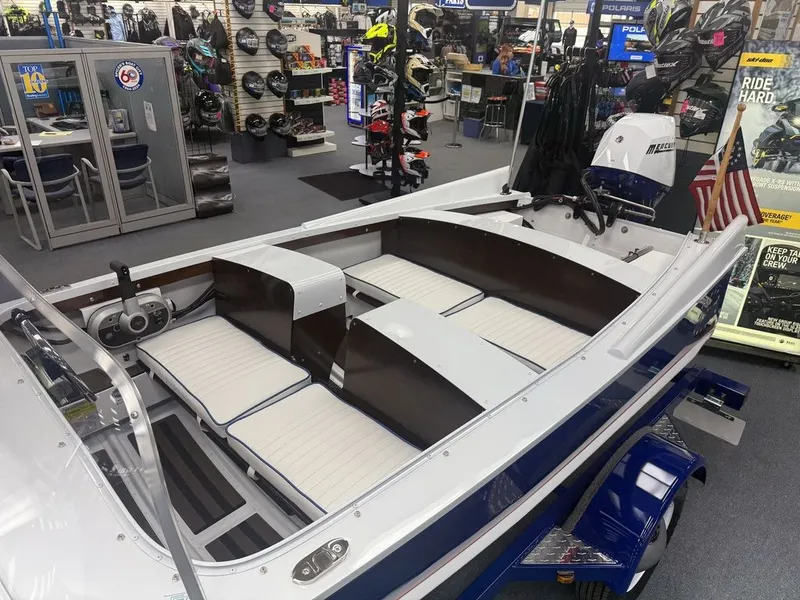 Slide: The Image of Starcraft Marine 57 SKI CHAMP 2026 - 15