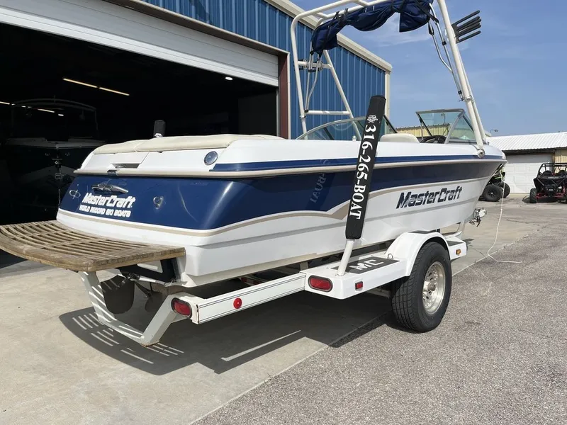 Slide: The Image of MasterCraft ProStar 205 2000 - 3