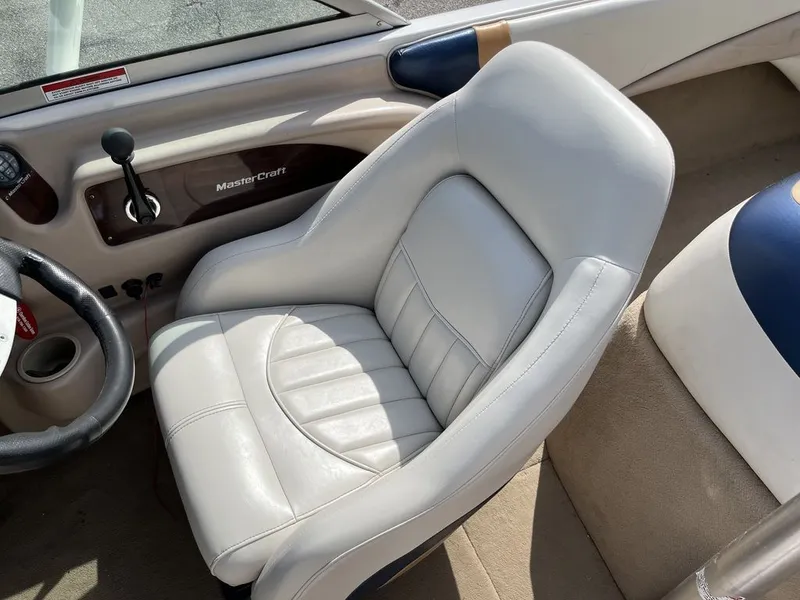 Slide: The Image of MasterCraft ProStar 205 2000 - 19