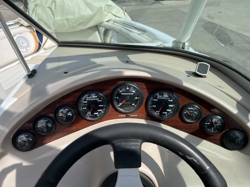 Slide: The Image of MasterCraft ProStar 205 2000 - 18