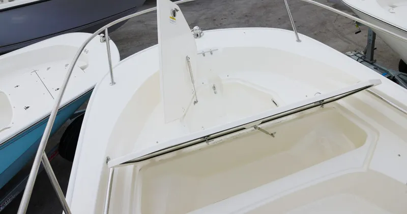 Slide: The Image of Boston Whaler 190 Montauk 2026 - 13