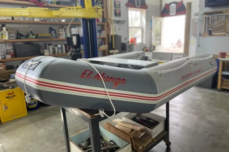 Slide: The Image of El Mango's dinghy - 20