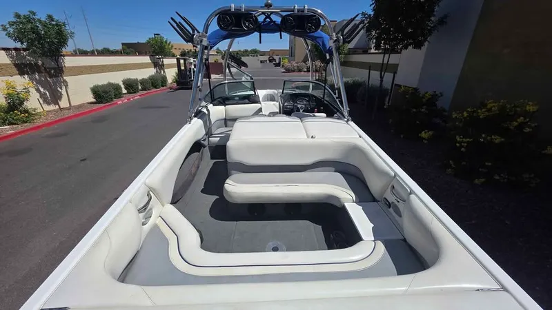 Slide: The Image of Malibu WAKESETTER 23 XTI 2003 - 5