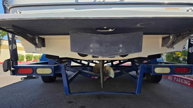 Slide: The Image of Malibu WAKESETTER 23 XTI 2003 - 4