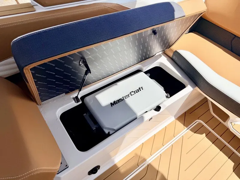 Slide: The Image of MasterCraft X24 2026 - 18