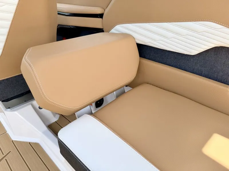 Slide: The Image of MasterCraft X24 2026 - 12