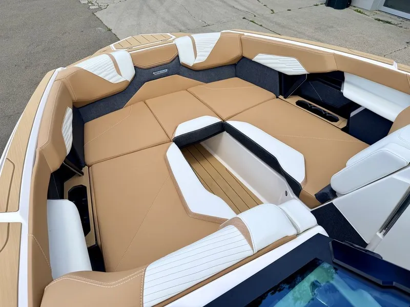 Slide: The Image of MasterCraft X24 2026 - 34