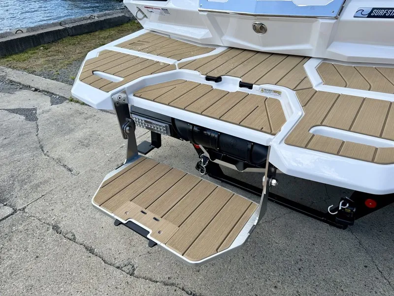 Slide: The Image of MasterCraft X24 2026 - 60